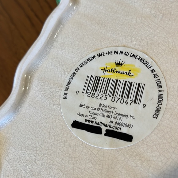 Hallmark, Snowman dish, 10”x7”, ceramic, shoes some use. - Picture 3 of 4